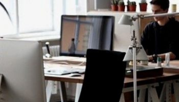 Guía completa para comprar una mesa ergonómica
